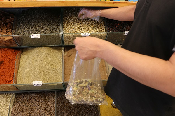 Aktarlarda yoğunluk başladı! Bu çayı içen hasta olmuyor 3