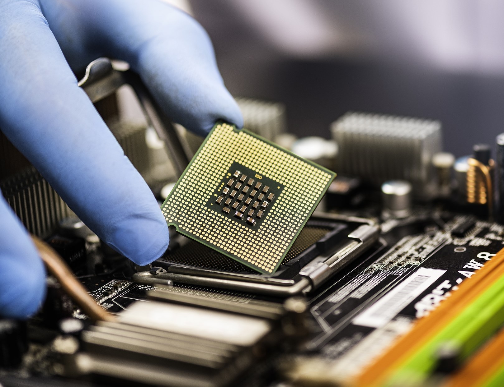 Sakın atmayın, hurdacılar böyle zengin oluyor! İçinde 22 ayar altın var... 7