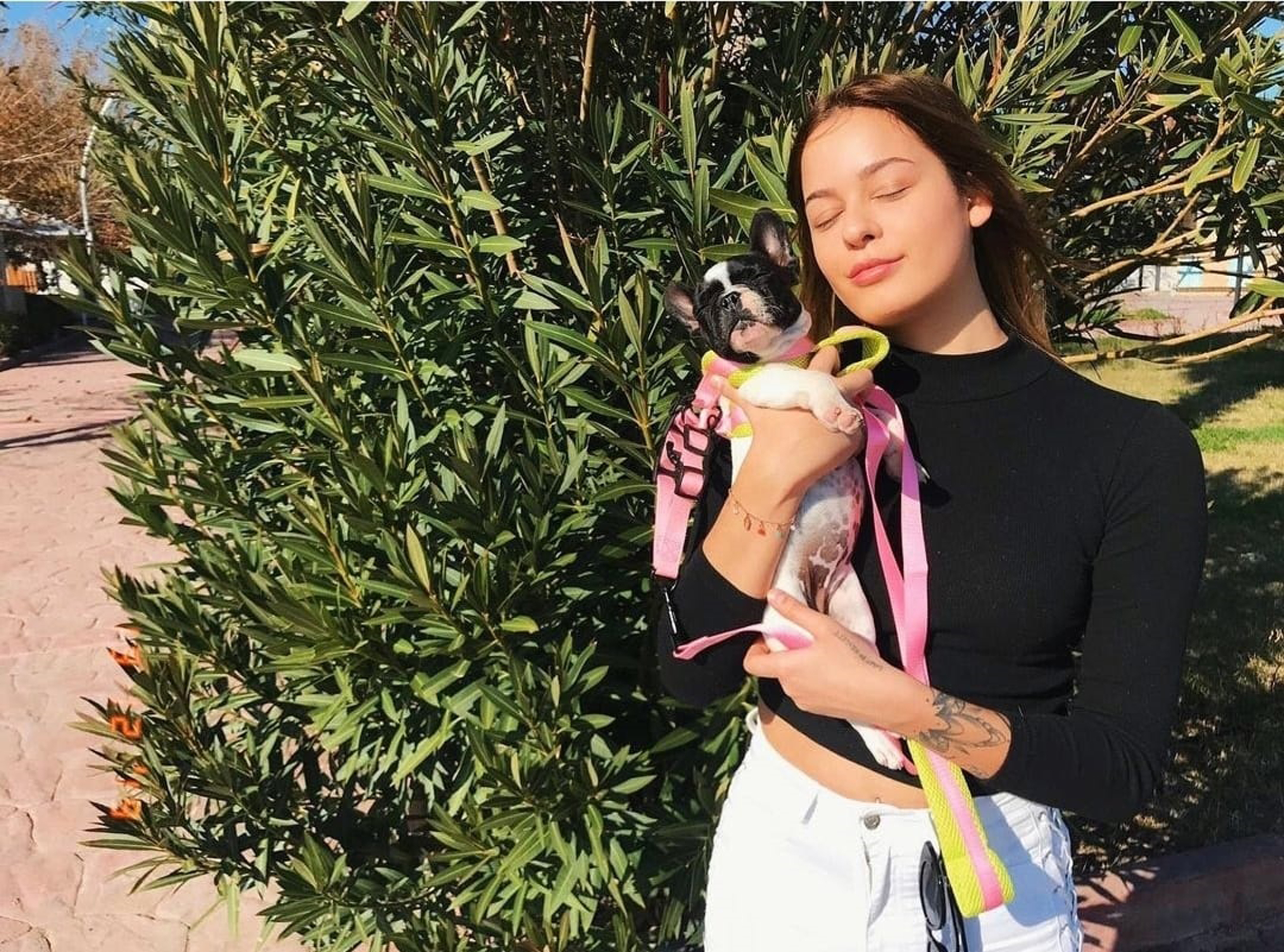 Sır ölüm! Arkadaşının evinde üçlü priz kablosuyla asılı bulundu 1