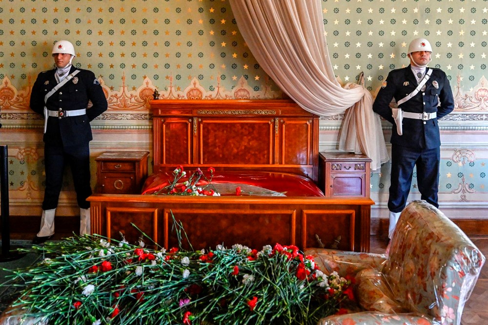 Ata'ya özlem: 09.05'te Türkiye'de hayat durdu 15