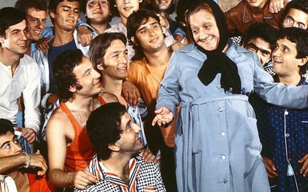 Hababam Sınıfı'nın Hafize Ana'sını hep gülerken gördük ama o günden sonra gözyaşı dinmedi! Adile Naşit'in büyük acısı... 1