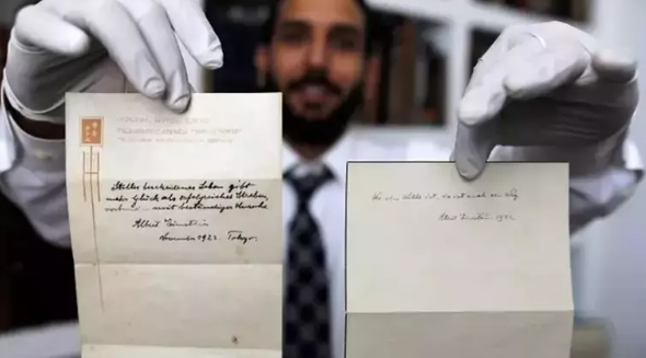Einstein bahşiş yerine garsona iki not verdi! Notların birinde formül yazıyordu... O formül öyle bir fiyata satıldı ki 7
