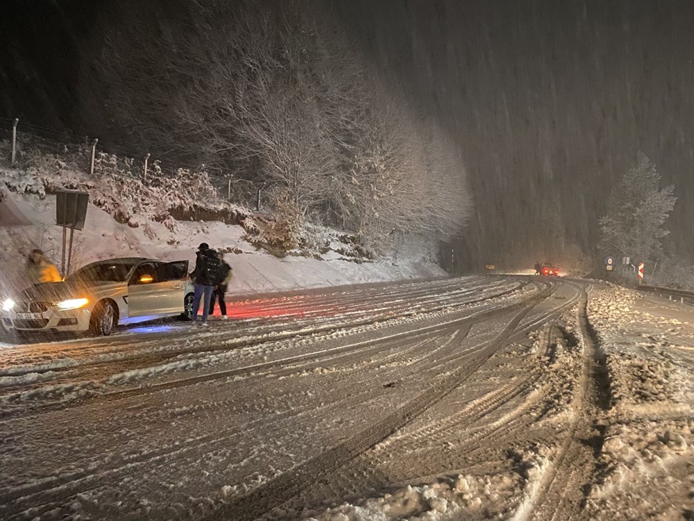 İstanbul’a mevsimin ilk karı yağdı 19