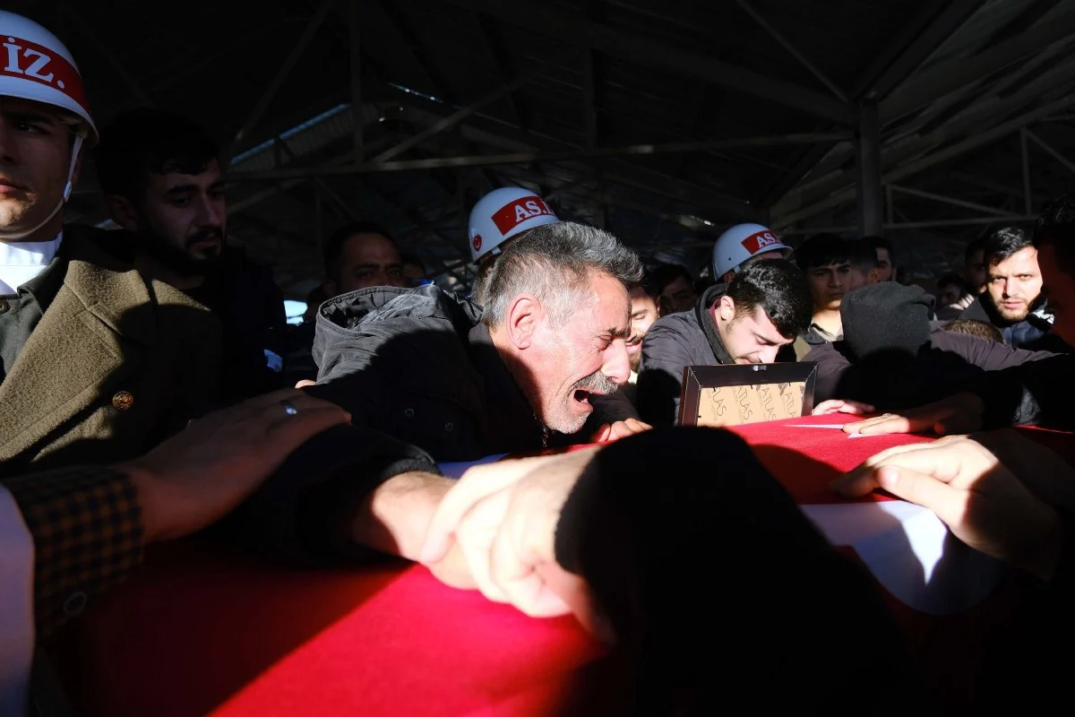 65883b225dfc8656__w1200xh800