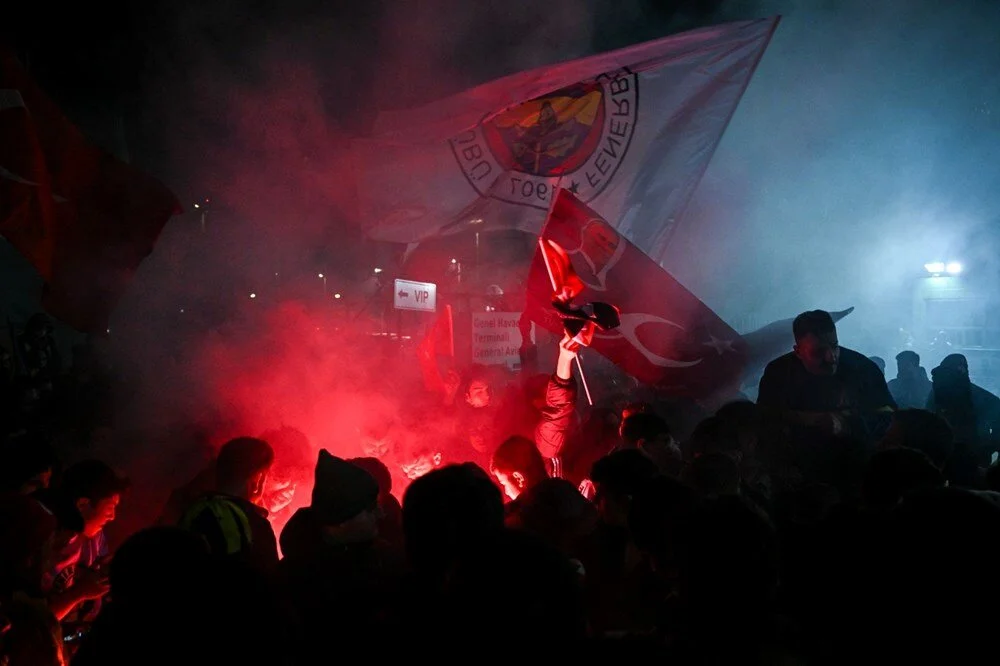 Fenerbahçe ve Galatasaray'a coşkulu karşılama 10