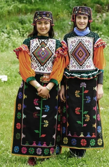 Türkler eskiden nasıl giyinirdi? İl il sıralandı: O detay dikkat çekti 10