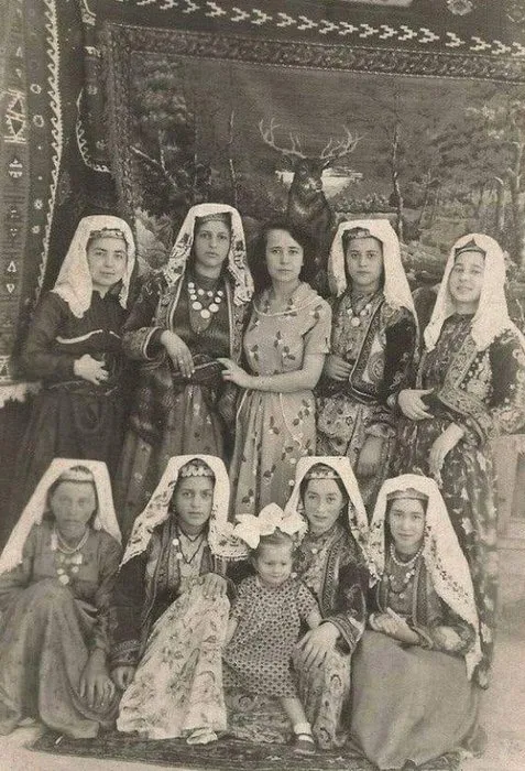 Türkler eskiden nasıl giyinirdi? İl il sıralandı: O detay dikkat çekti 54