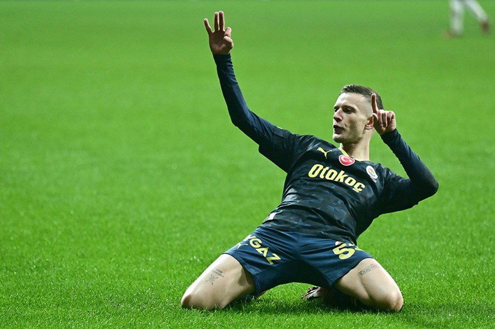 Süper Lig'de reytingi en yüksek 10 futbolcu 11