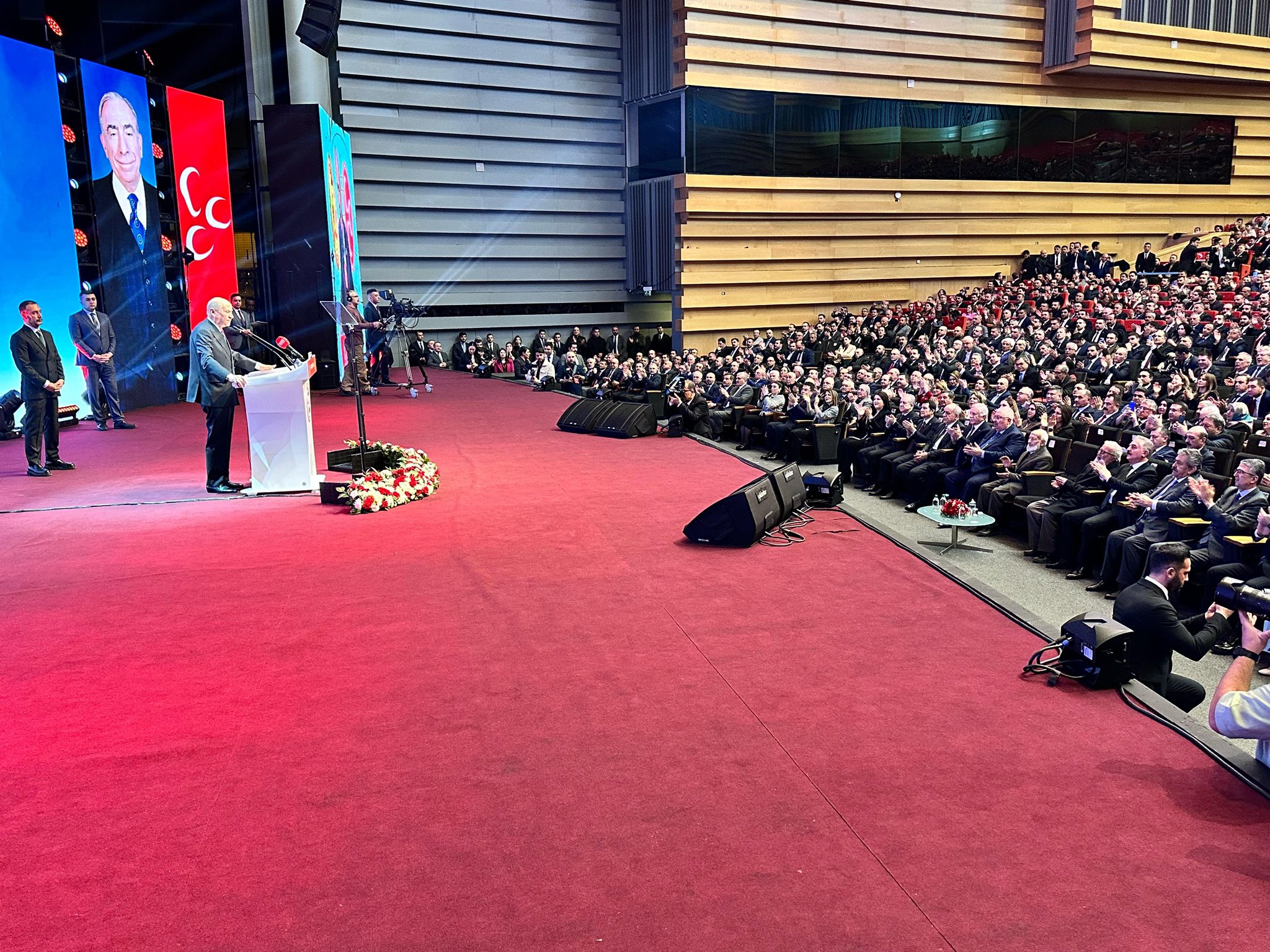 G F5 Xi Xg W I A Ajt8G