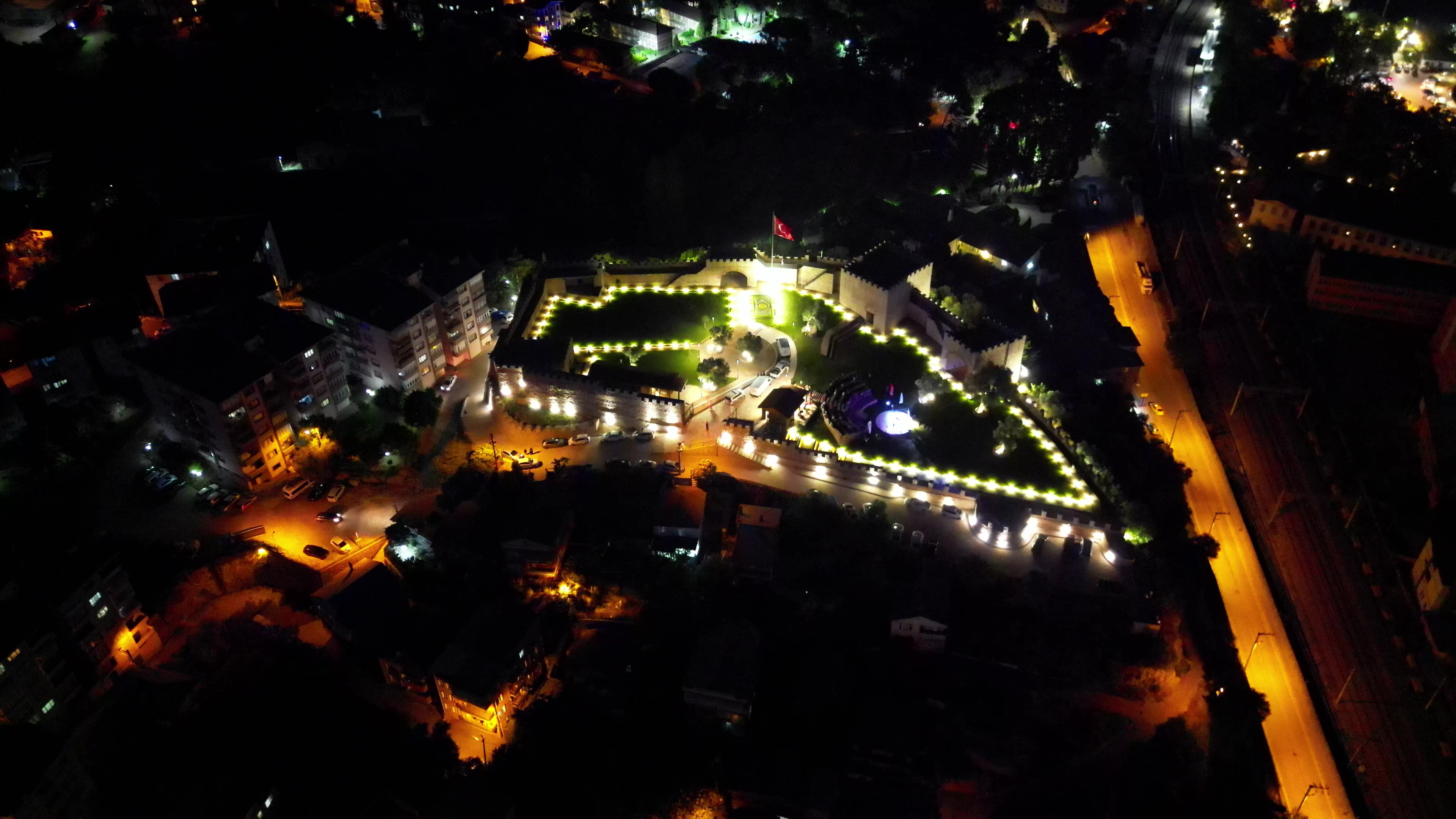 Gece Çeki̇mi̇ (1)