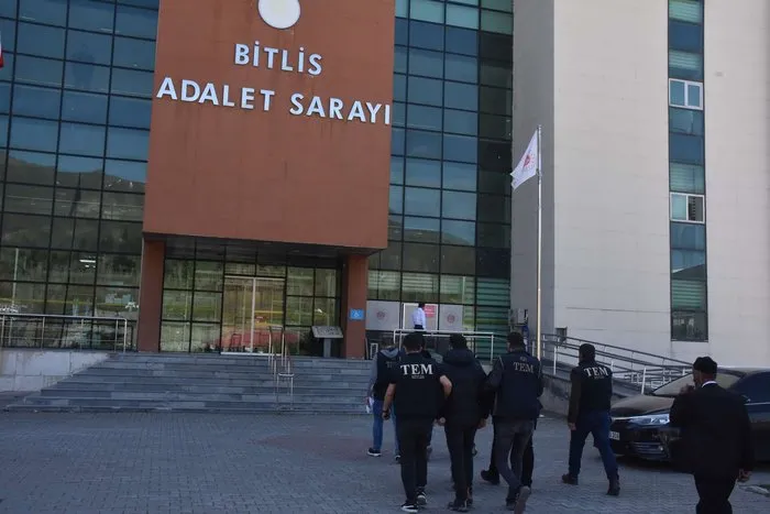 0X0 Chpli Vekilden Emniyet Teskilatini Itibarsizlastirma Operasyonu 61 Personel Tespit Edildi 1713599602247