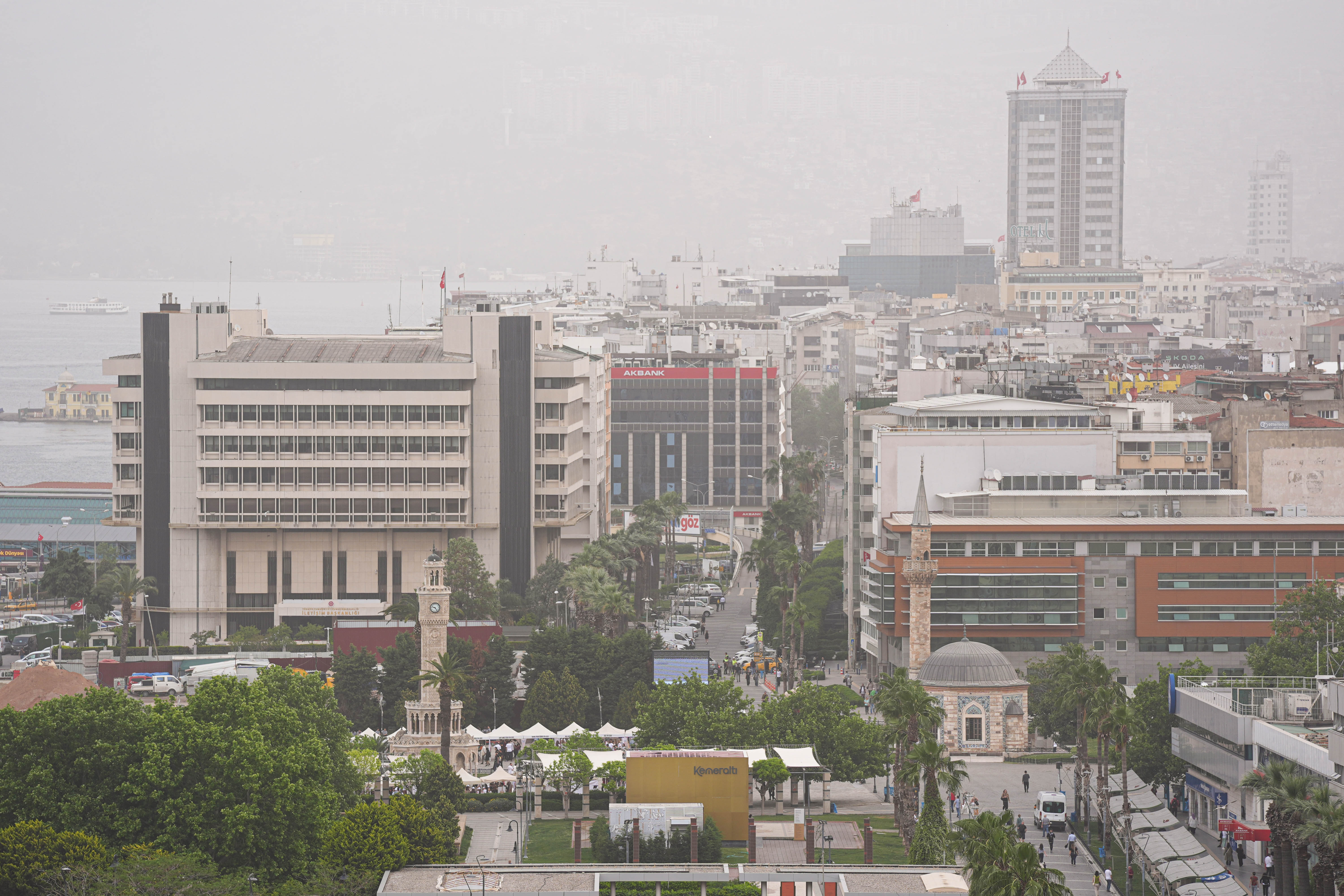 A A 20240425 34371932 34371926 K U Z E Y A F R I K A K A Y N A K L I T O Z T A S I N I M I B I R C O K K E N T T E E T K I S I N I S U R D U R U Y O R