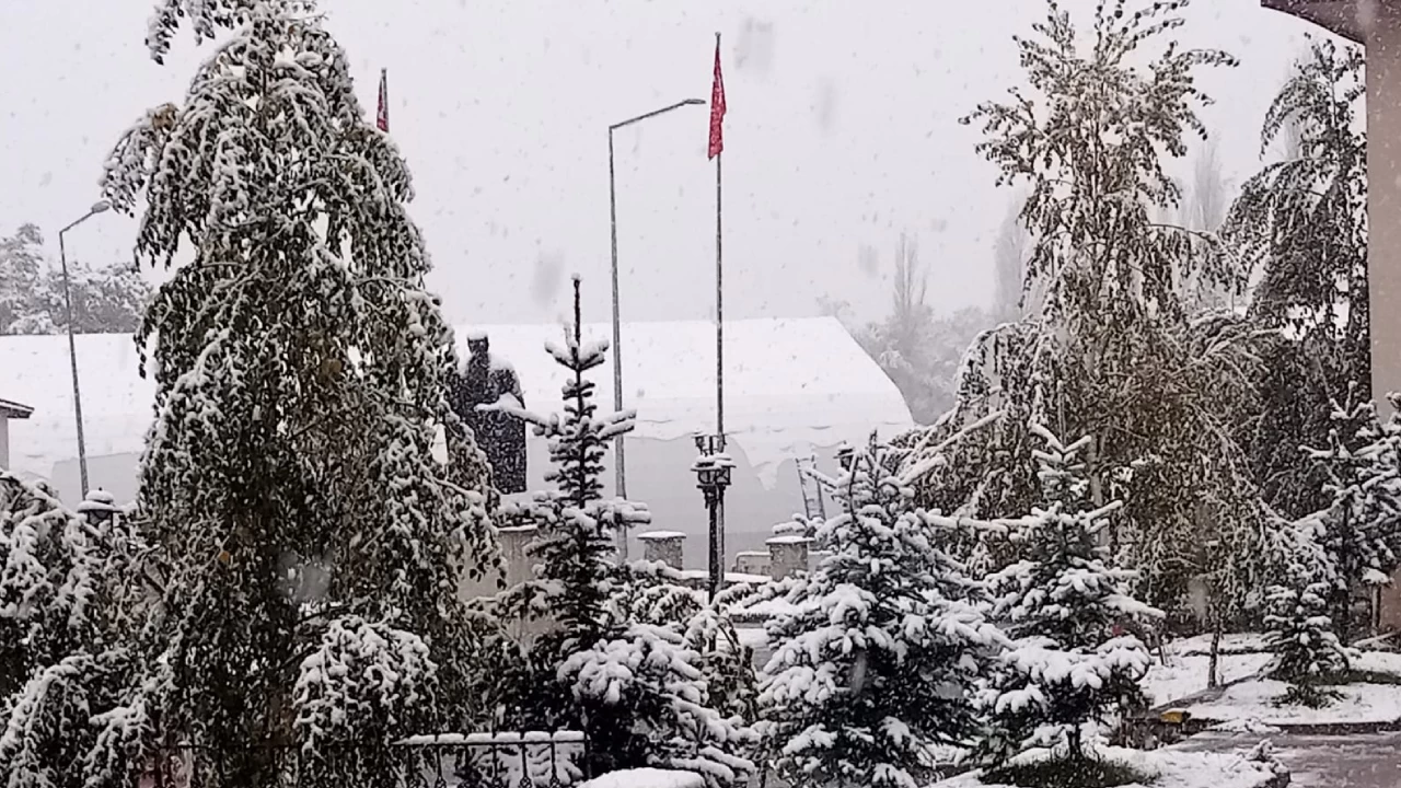 Gece sağanak, sabah kar 5