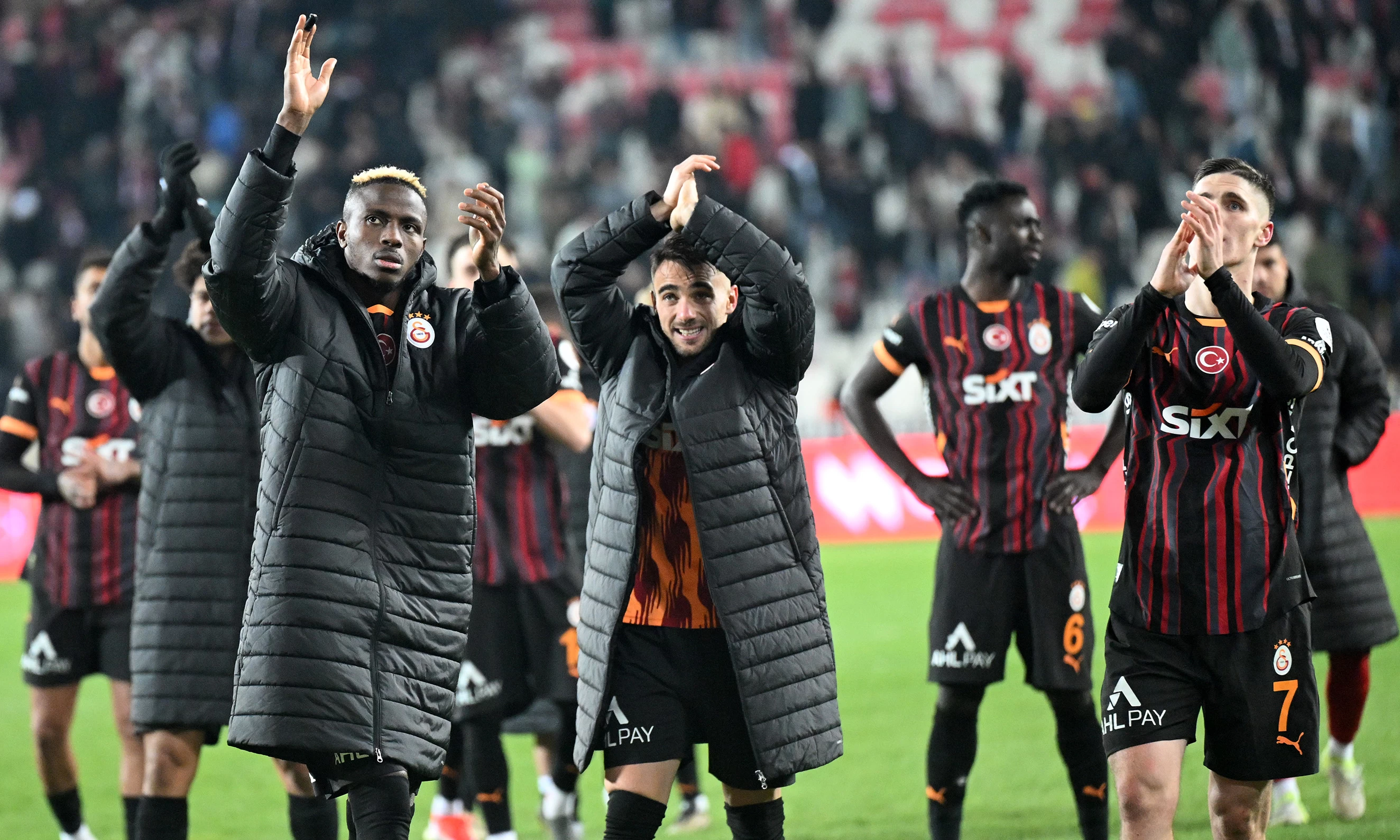 Galatasaray Sivasspor maçında korkutan sakatlıklar! 1