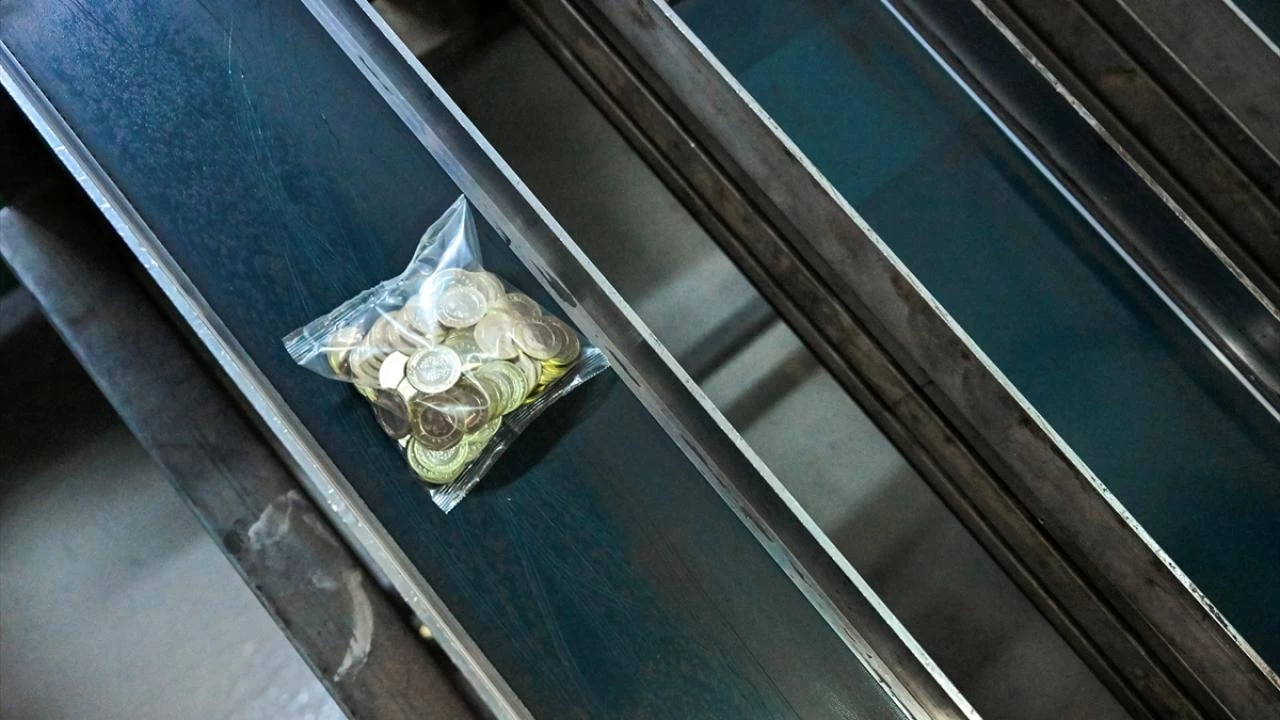 Türkiye'nin madeni parası 100 yaşına girdi 8