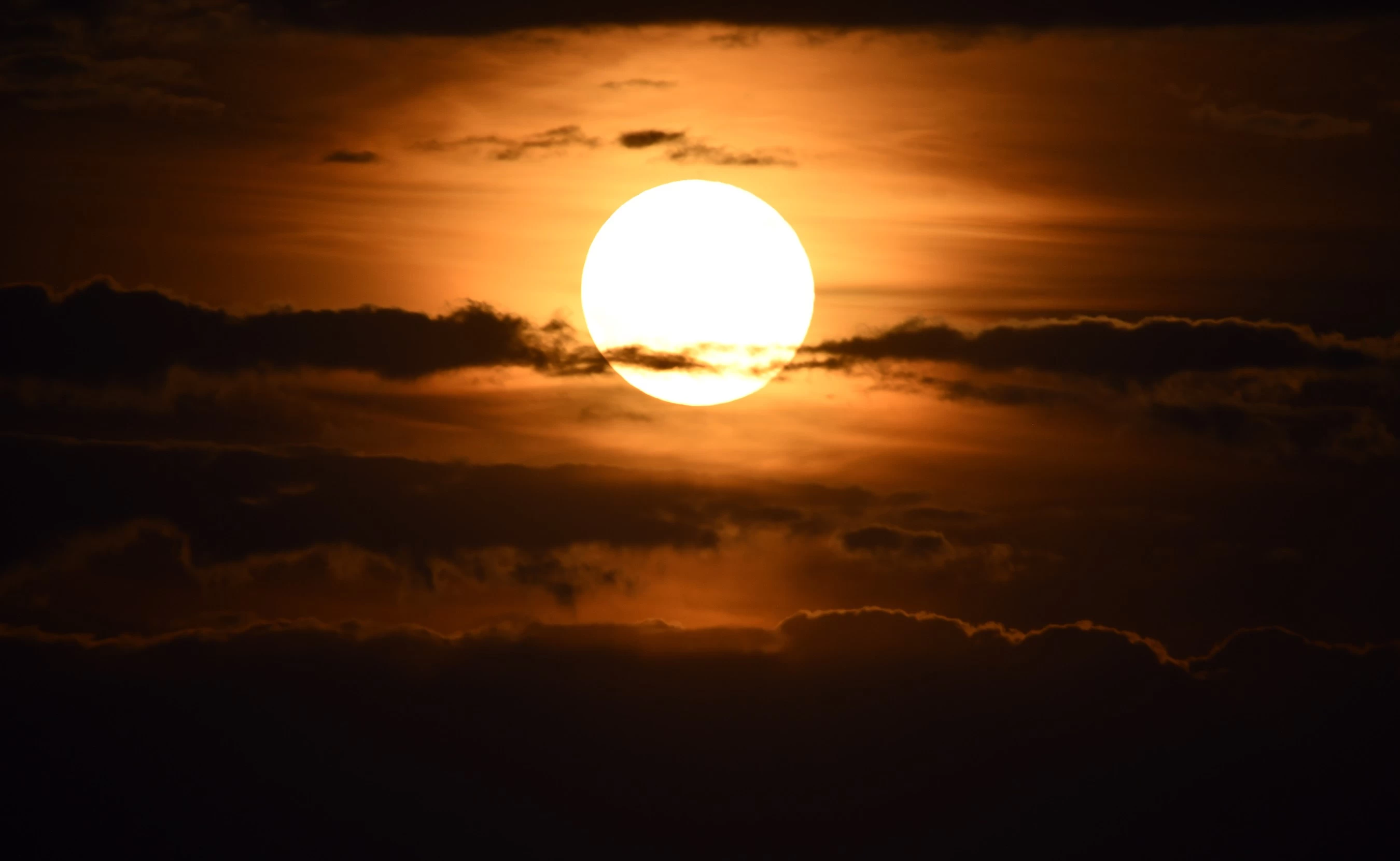 Van Gölü üzerinde yükselen Süper Ay görüntüsü hayran bıraktı 1