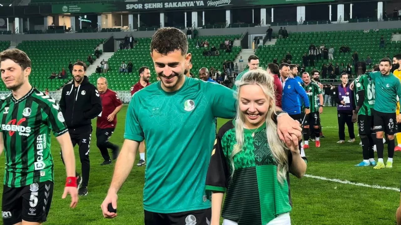 Sakaryasporlu Alparslan Demir'den, sahada evlenme teklifi 5