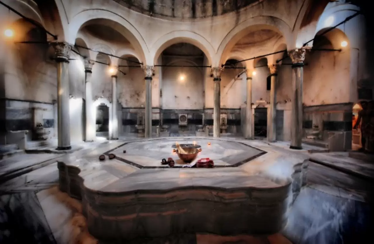 Valide Sultanların Cilt Bakım Tüyoları: Osmanlı Sarayının Doğal Güzellik Sırları 2