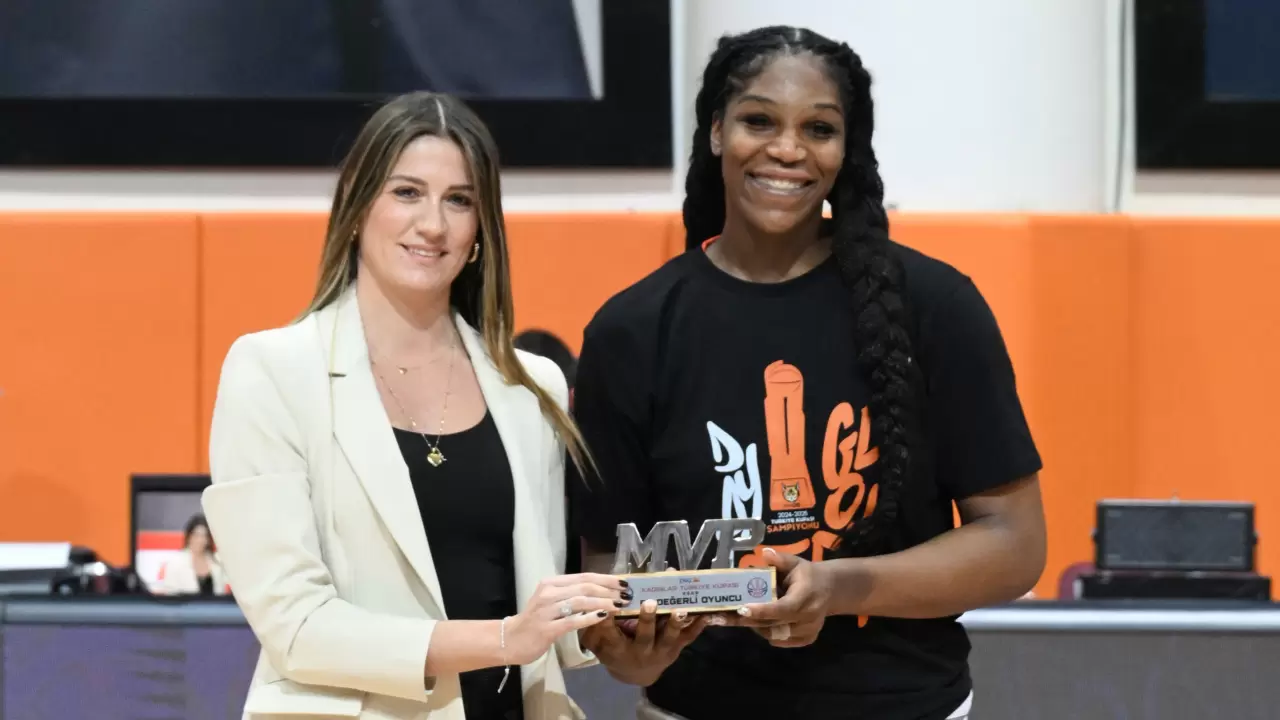 Şampiyon ÇBK Mersin, kupasını aldı 5