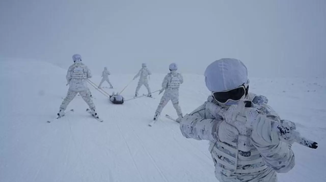 Bordo Bereliler beyaz cehennemde! 10