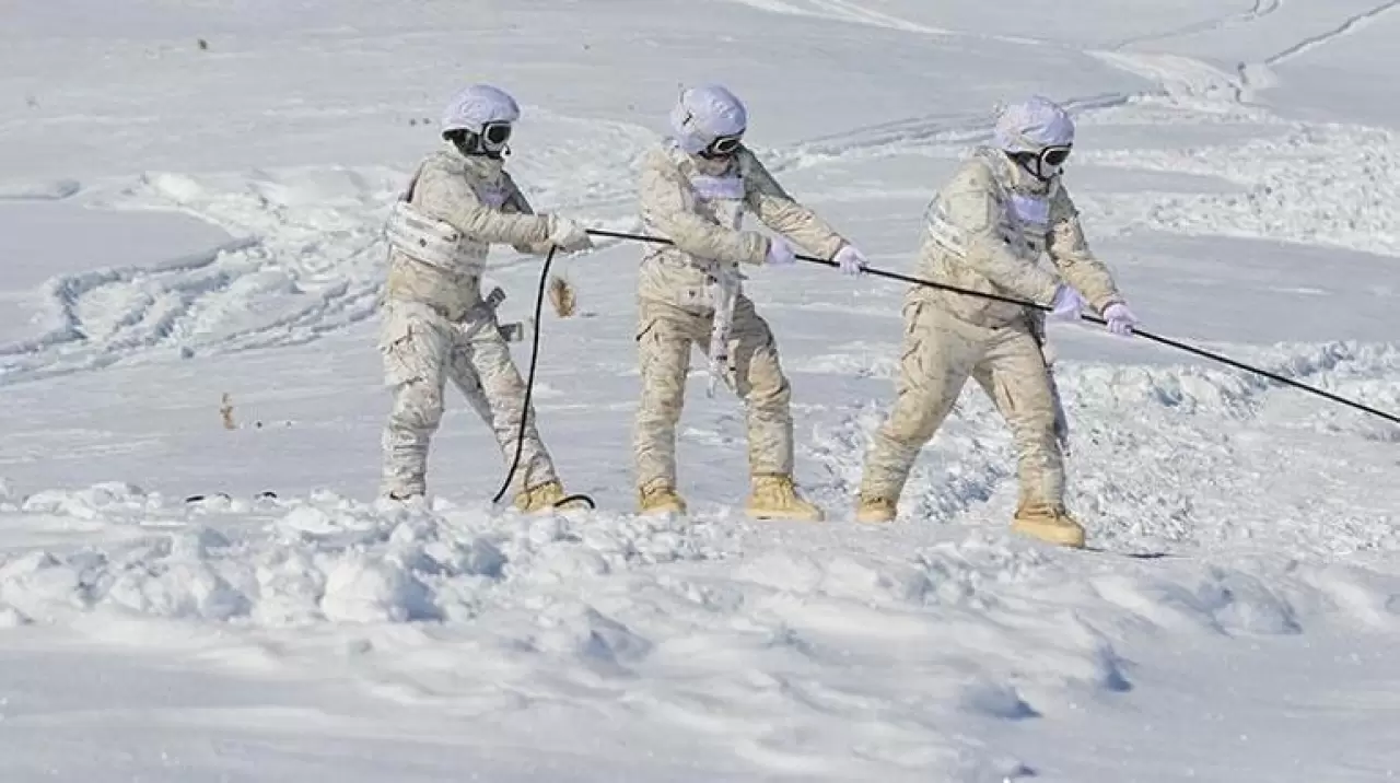 Bordo Bereliler beyaz cehennemde! 8