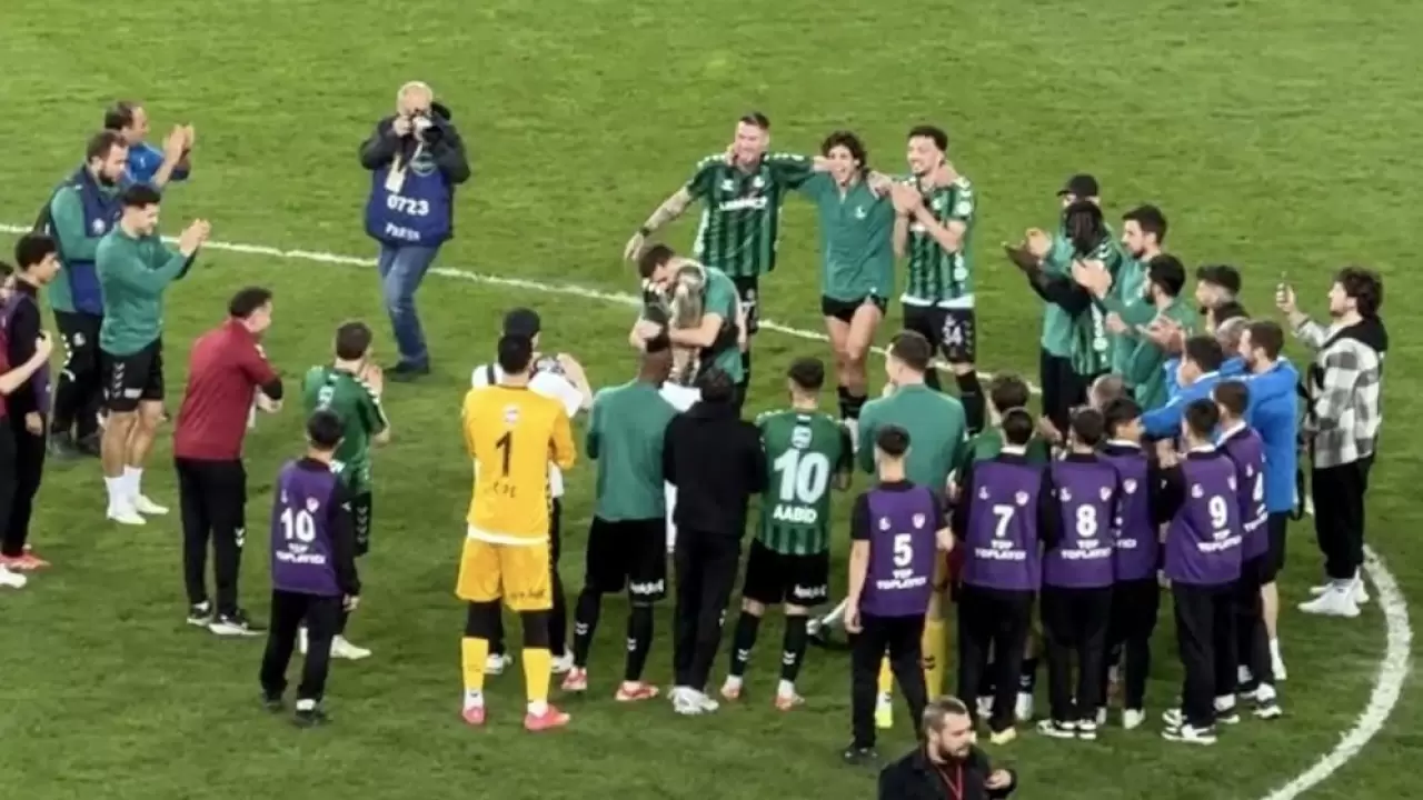 Sakaryasporlu Alparslan Demir'den, sahada evlenme teklifi 2