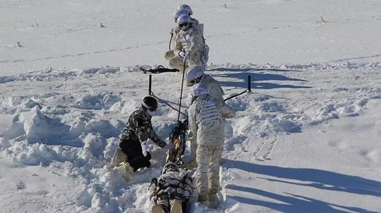 Bordo Bereliler beyaz cehennemde! 7