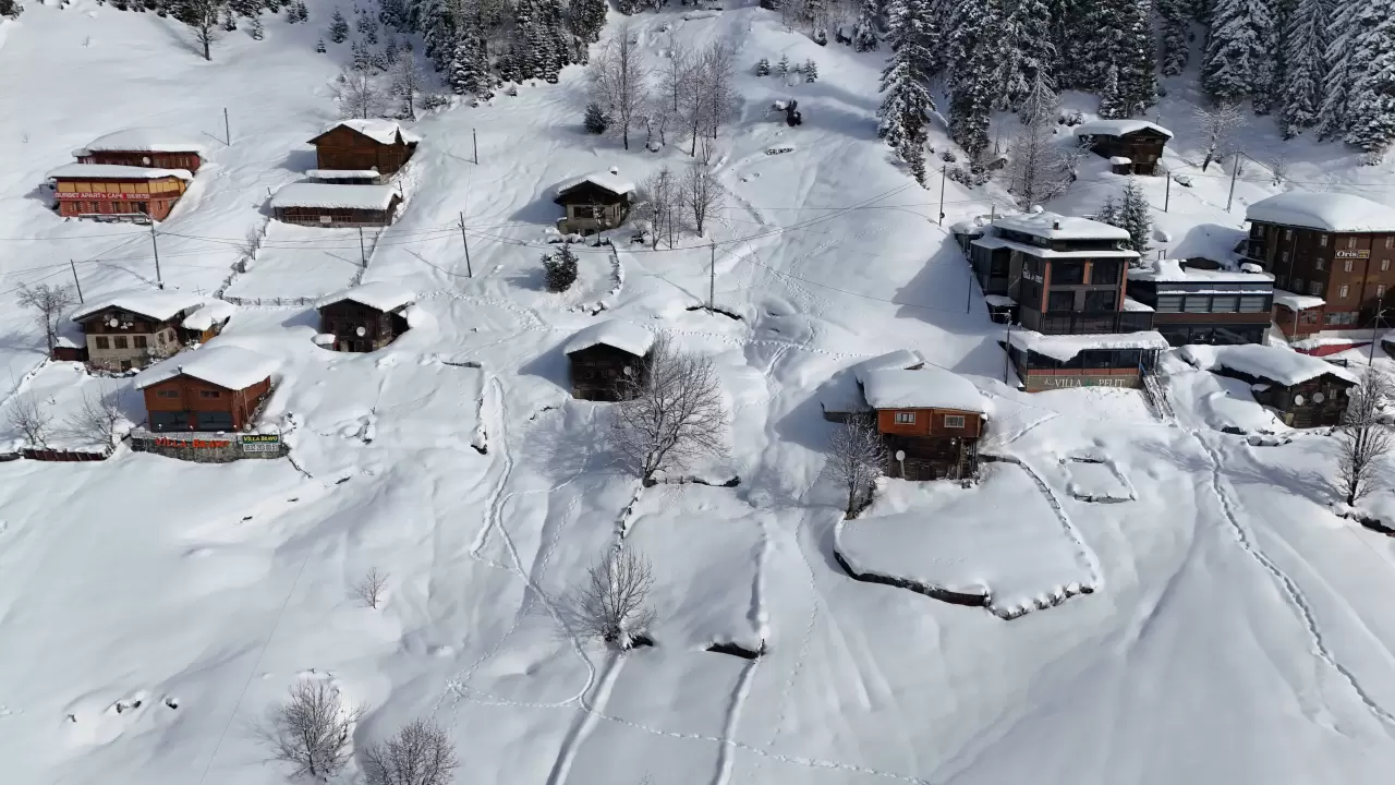 Ayder Yaylası'nda kar örtüsü, doğanın büyüleyici halini oluşturdu 6