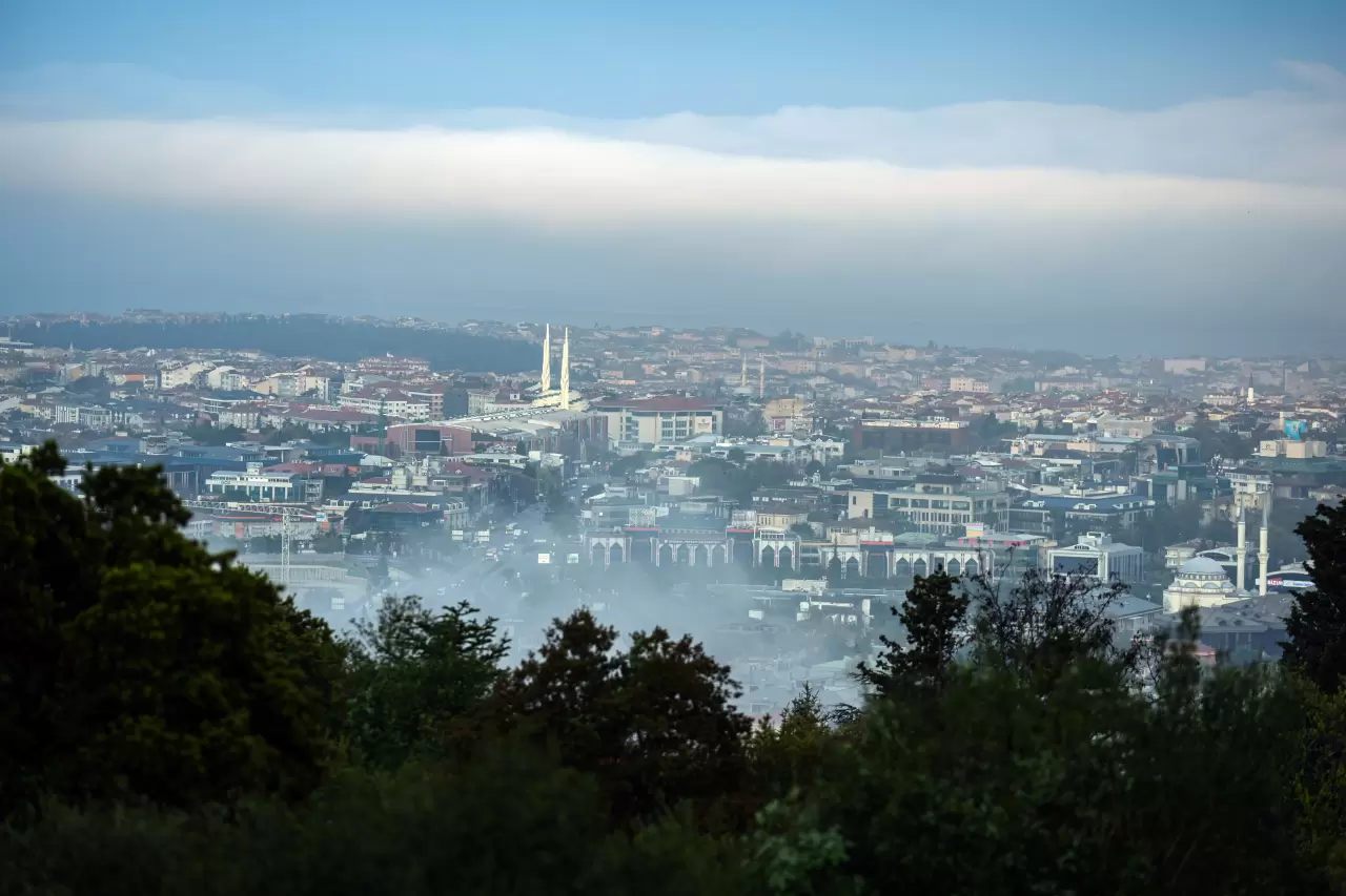 İstanbul’da sisli sabah: Görüş mesafesi yer yer sıfıra düştü 6