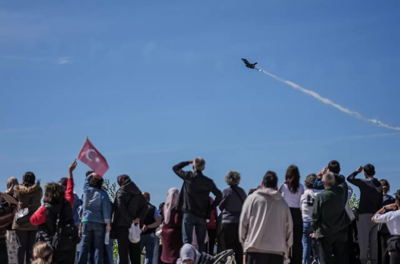 SOLOTÜRK Çanakkale semalarında gösteri uçuşu yaptı 2