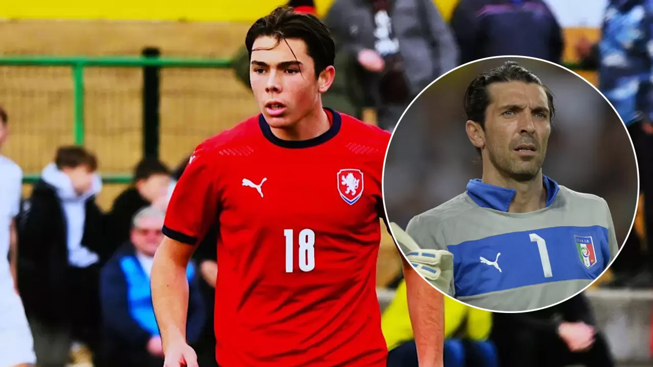 Farklı milli takımları seçen baba-oğullar 1