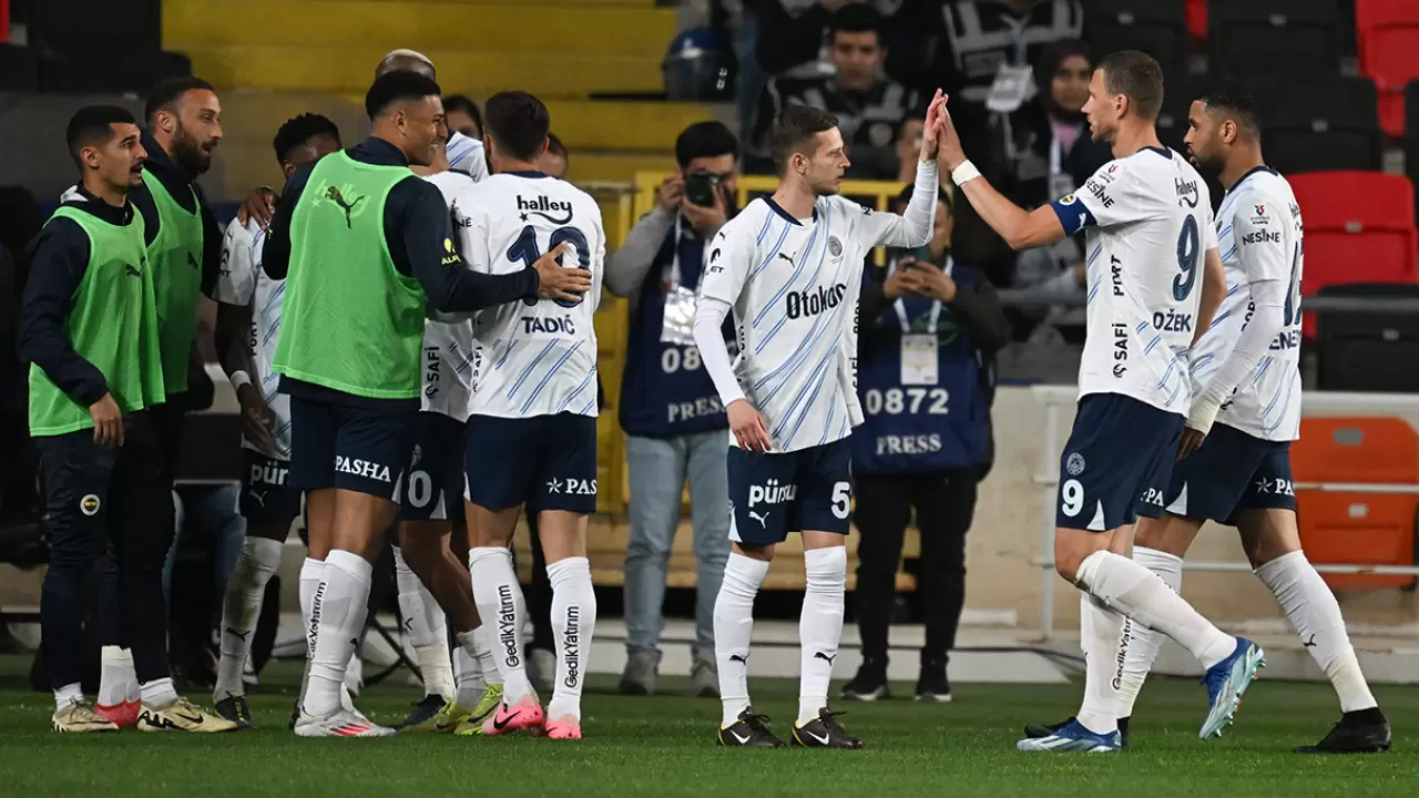 Fenerbahçe'nin Süper Lig'deki Gaziantep FK galibiyetinden öne çıkanlar 1