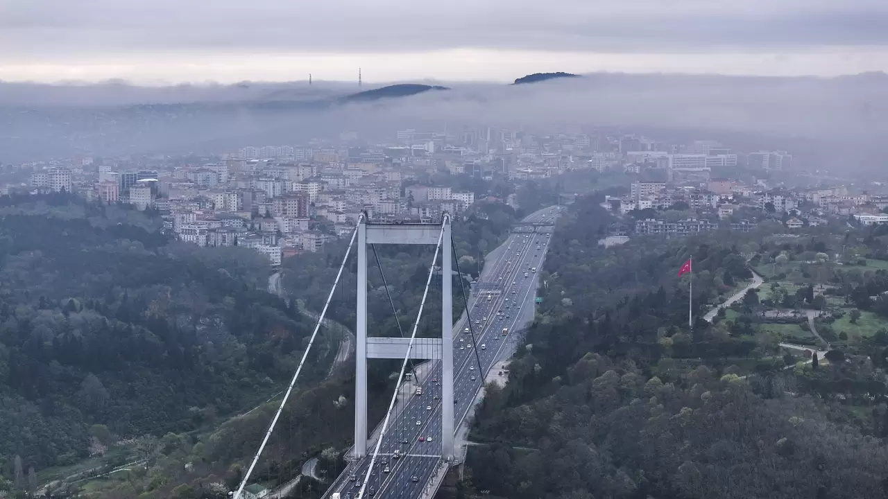 İstanbul’da sisli sabah: Görüş mesafesi yer yer sıfıra düştü 4