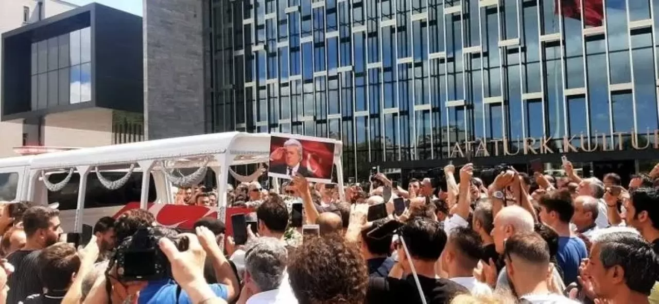 Yeşilçam'ın efsanesi Cüneyt Arkın ölmeden önce açıklamış! 13