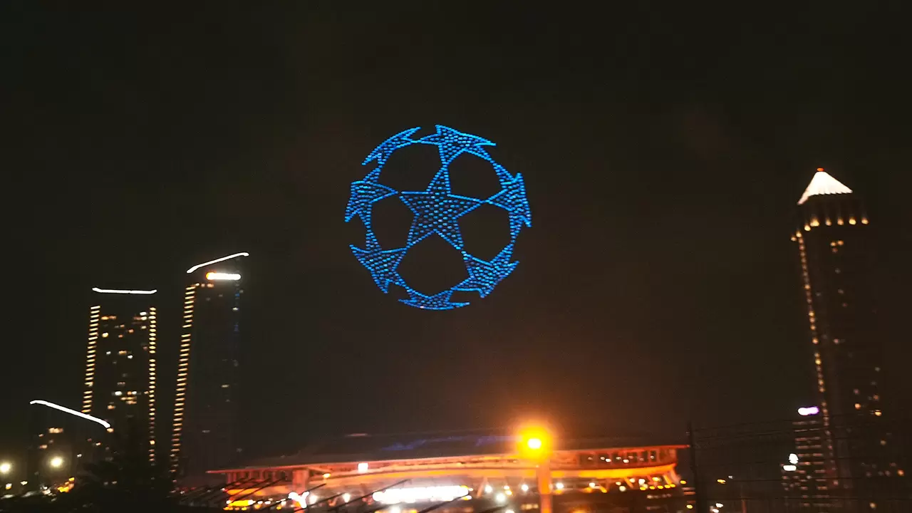 Galatasaray'dan dron gösterisi 6