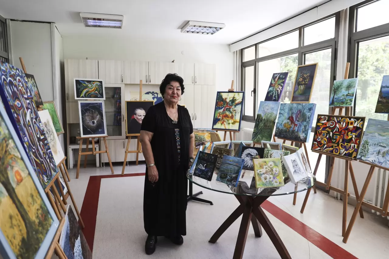 Huzurevinde yaptığı resimler yurtdışında sergileniyor 1