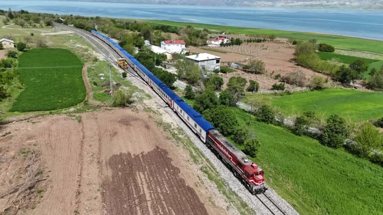 Vangölü Ekspresi’nin bahar manzaraları objektiflere yansıdı 7