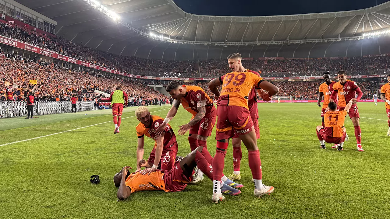 Galatasaray'da 5 sezonluk hasret sona erdi 9