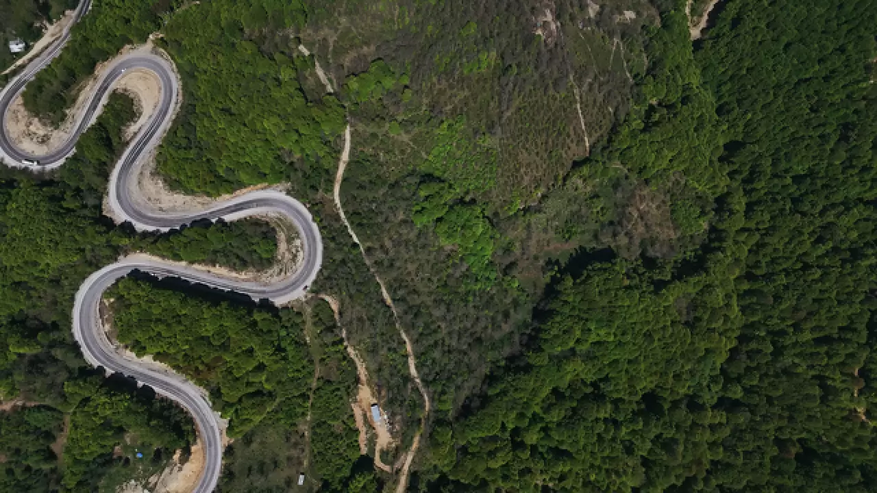 Domaniç Dağları'nda ilkbahar manzarası 3