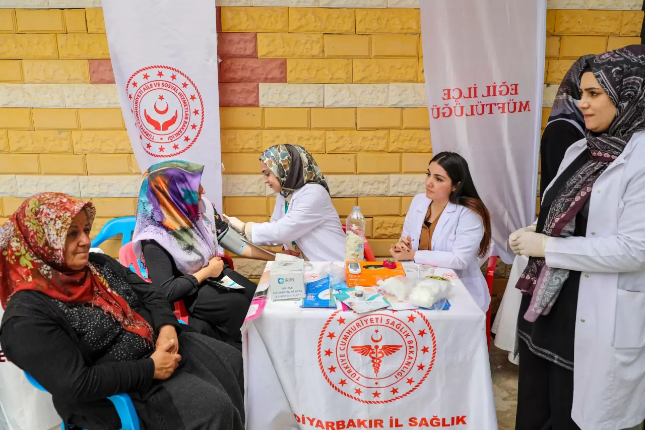 Kadınları kamu hizmetleri ile buluşturmak için mahalleleri geziyorlar 4