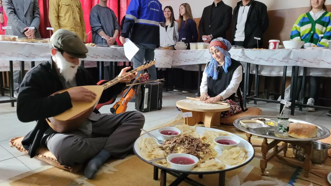 Lise öğrencileri tarihi kültürü günümüze taşıdı 1