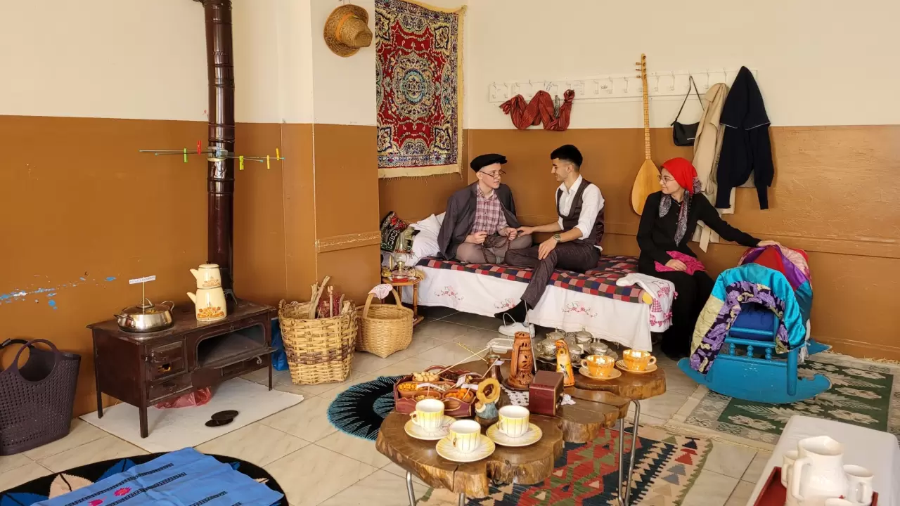 Lise öğrencileri tarihi kültürü günümüze taşıdı 3