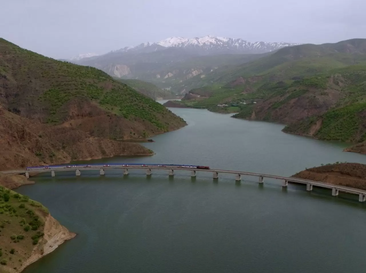 Vangölü Ekspresi’nin bahar manzaraları objektiflere yansıdı 3