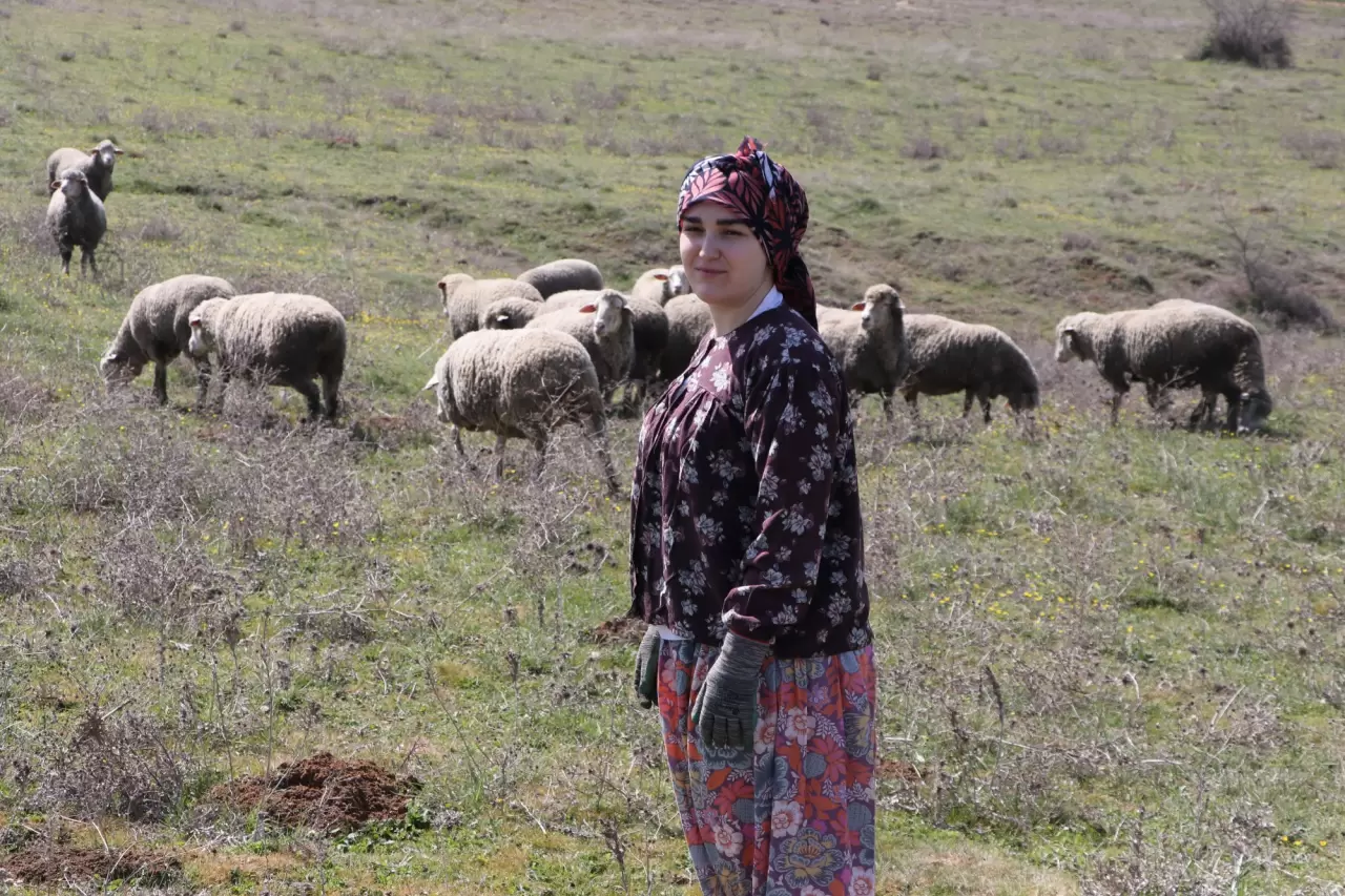 Üniversiteli genç hem okuyor, hem çiftçilik yapıyor 3