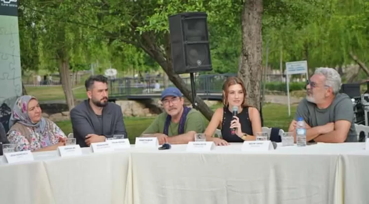 Gülsüm ana, kimliği belirsiz felçli Rus gence anne oldu! Hikayesi Oscar'a hazırlanıyor 15