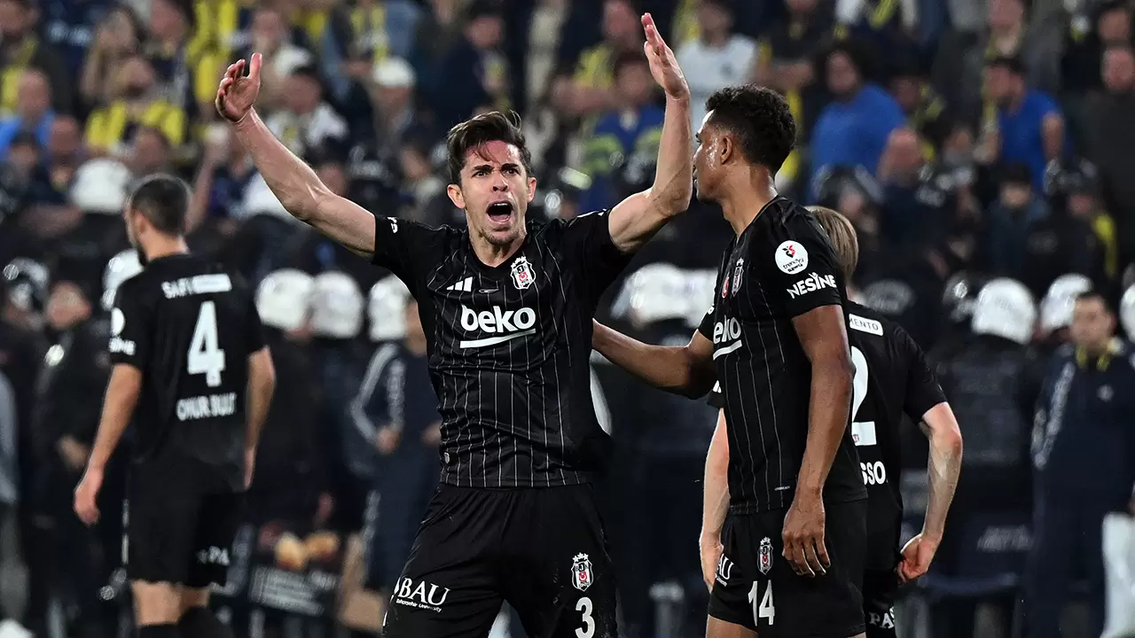 Süper Lig'de derbilerin takımı Beşiktaş 6