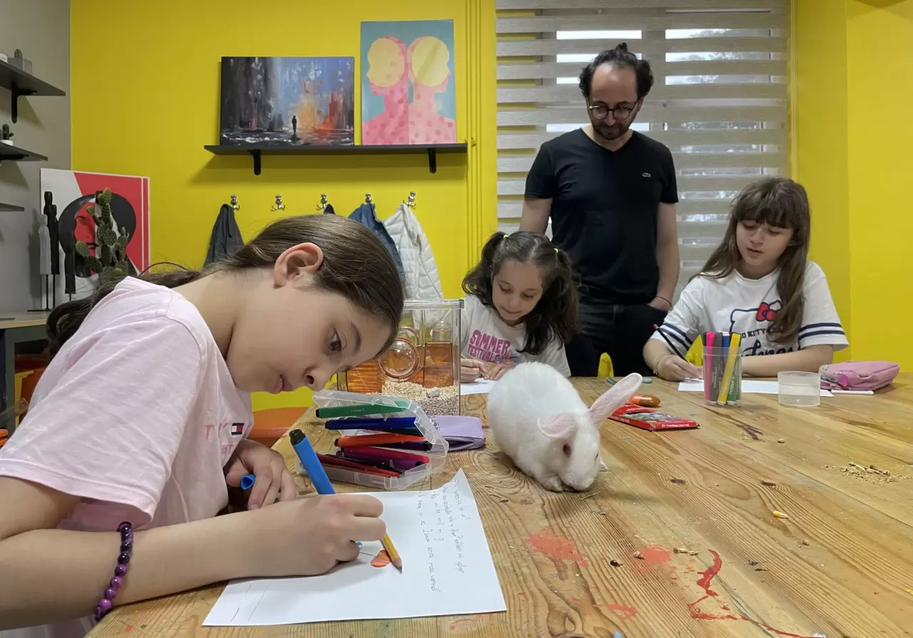 Öğrenciler minik dostları sayesinde derslere motive oluyorlar 5