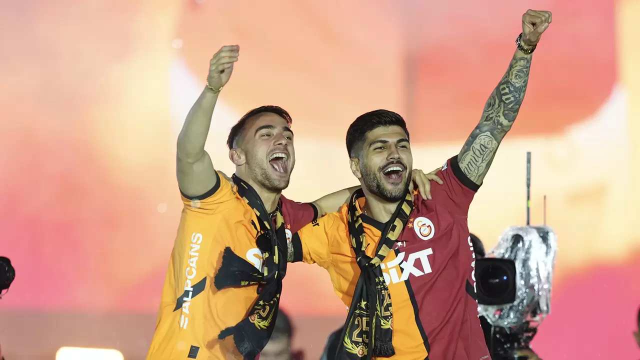 Şampiyon Galatasaray, kupasını aldı 11