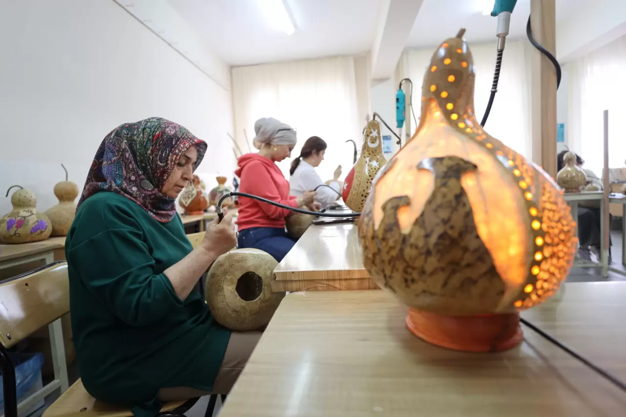 Yetiştirdikleri kabakları sanata dönüştürüyorlar 1