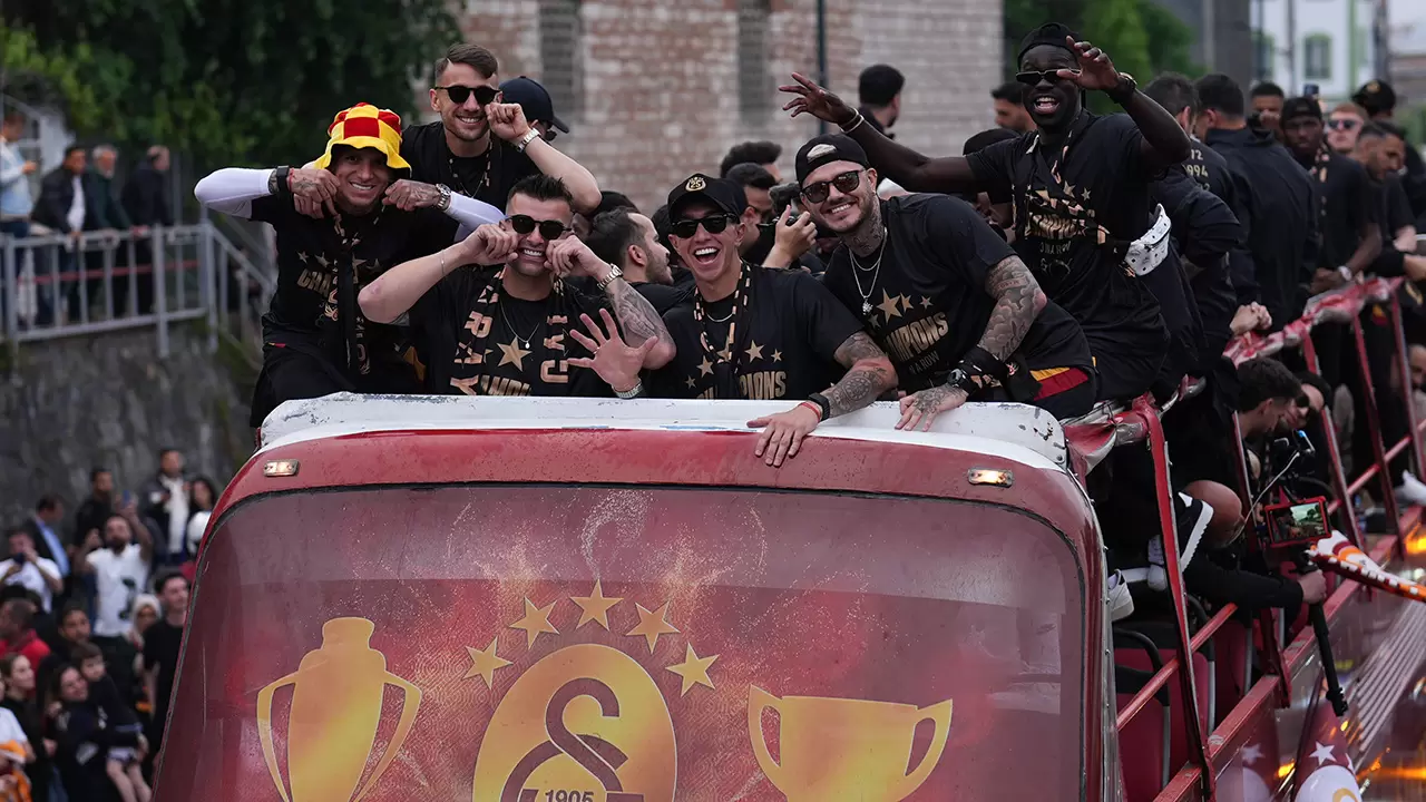 Şampiyon Galatasaray, kupasını aldı 2